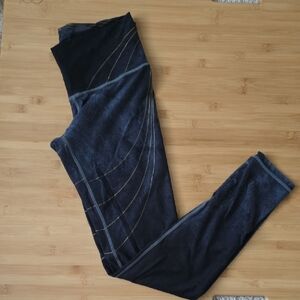 Niyama Sol Black and Gray Leggings